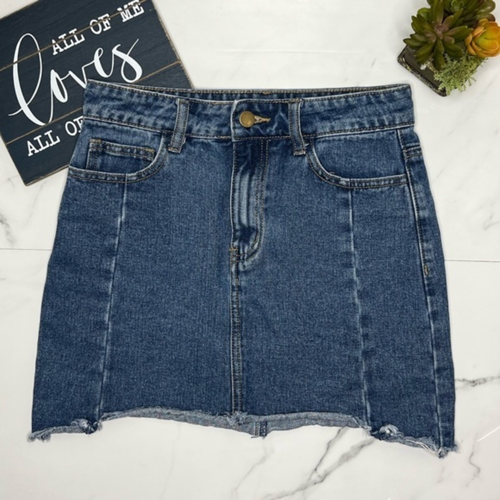 Forever 21 raw hem denim jean skirt B1-20